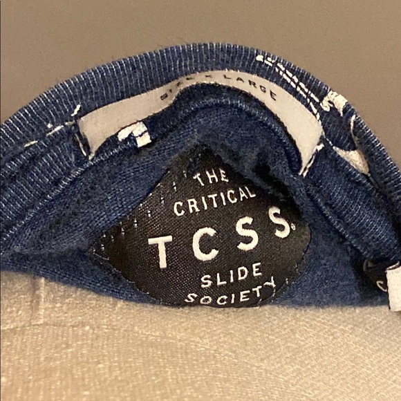 Playful Blue and White Musical Note Short Sleeve Tee - Picture 2 of 5